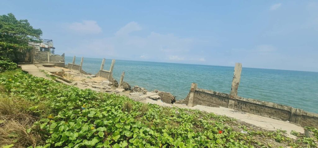 Beachfront Lot For Sale in Talisay City
